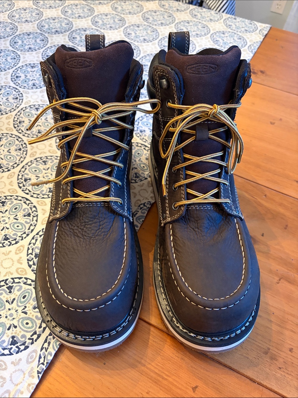 Keen Men’s Dark Brown Leather Lace-Up Work Boots with Gold Laces